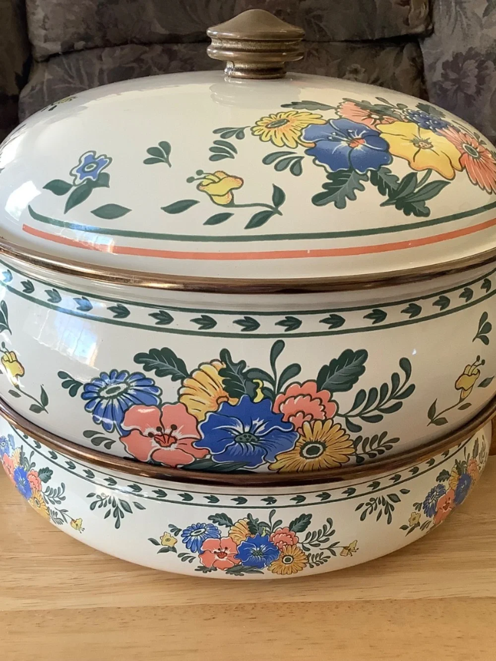 Vintage 1981 M Kamenstein ENAMEL COOKWARE 5-Piece Floral Design Brass Handles